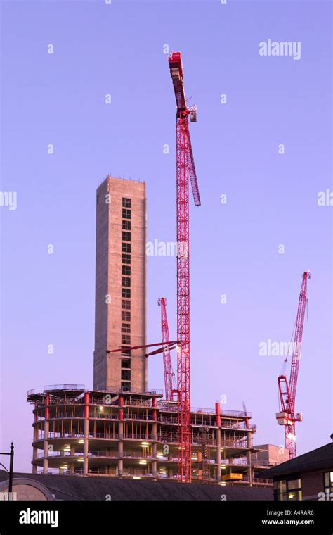 Tower Cranes In Leeds At Night Hi Res Stock Photography And Images Alamy