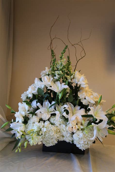 White Elegance White Elegance Online Flower Delivery Online Flower Shop