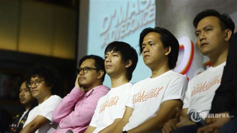 We did not find results for: Kunci (Chord) Gitar dan Lirik Lagu 'Di Antara Kalian' - D ...