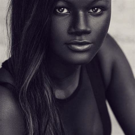 girl was bullied for her incredibly dark skin now she became a model and internet sensation
