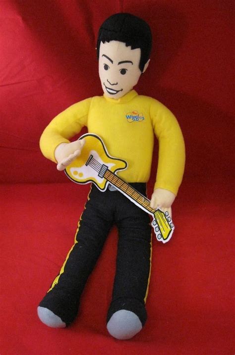 The Wiggles Plush Stuffed Tall Doll Greg 19 Kellytoy 2008 Holds On