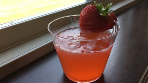 How To Make Sparkling Strawberry Lemonade Easy Lemonade Recipe Youtube