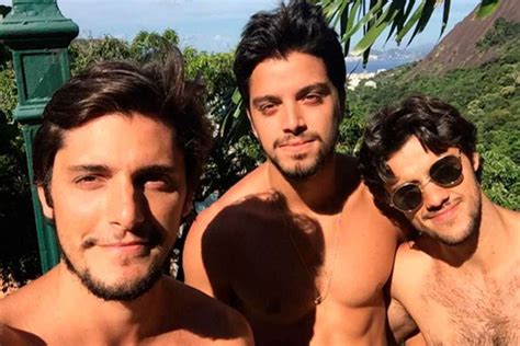 Rodrigo Simas relembra infância com irmãos e surpreende fãs