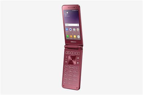 Samsung Just Dropped A Smart Flip Phone That Will Make Your Early 2000s