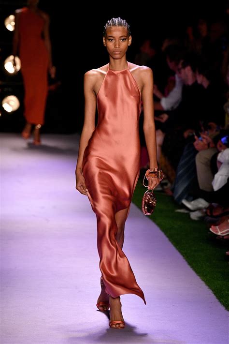 27 Of The Most Beautiful Dresses At New York Fashion Week Huffpost Life