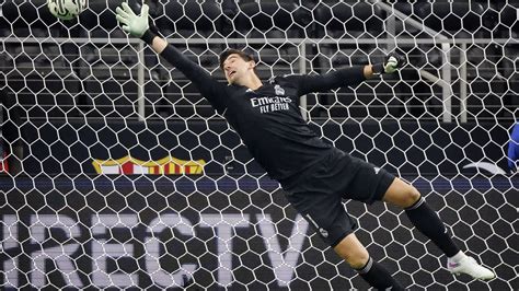 Thibaut Courtois Portero Del Real Madrid Sufre Lesión Y Queda Fuera