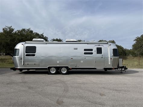 2021 Airstream Globetrotter 30 Texas Dripping Springs