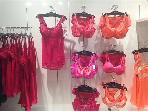 It S National Bra Fit Styling Month At Intimacy Momtrends
