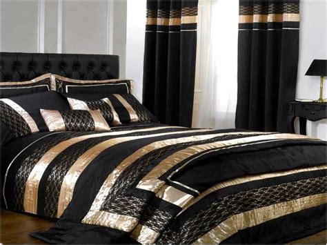 Elegant wood luxury bedroom sets. Black and Gold Bedding Sets for Adding Luxurious Bedroom ...