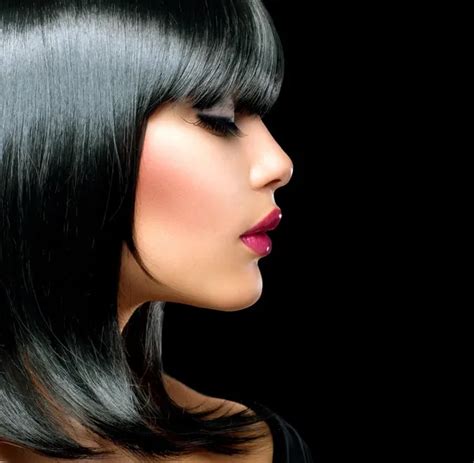 Barna nő portréja fekete rövid haj stílust divat szépség Stock Fotó