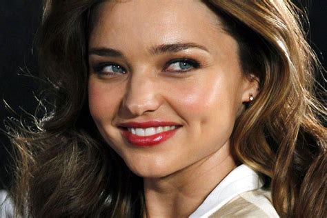 Model Miranda Kerr Smile Wallpaper