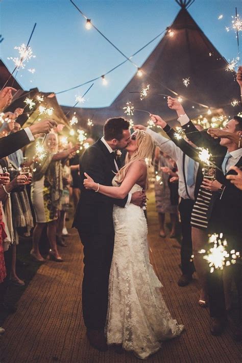 22 Creative Night Weddingphoto Ideas To Inspire Wedding Exits Tipi