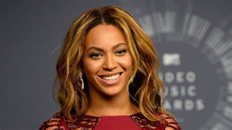Unretouched Photos Of Beyoncé For Loreal Ad Leak Online Cbc News