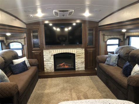 Jayco 5th Wheel Front Living Room Information