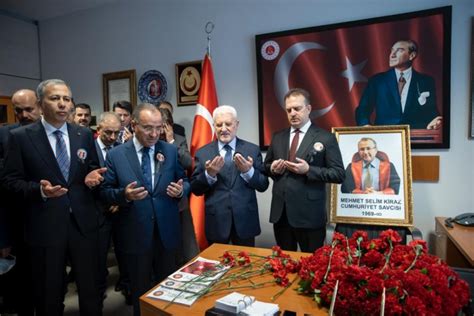 Adalet Bakani BozdaĞ Şehİt Cumhurİyet Savcisi Mehmet Selİm Kİraz’i Anma TÖrenİne Katildi