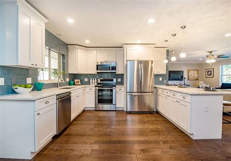 It's a pop of color without taking too much of a risk in a room. 5 Easy Decor Ideas That Will Add Charm to Your Kitchen ...