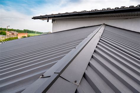 6 critical facts and myths about metal roofs - Stay Dry Roofing of
