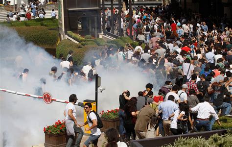 Turkey Police Clash With Gezi Park Protesters Business Insider