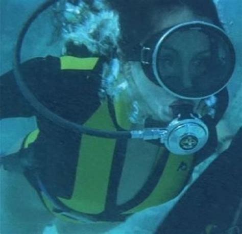Oval Mask Scuba Girl Scuba Girl Girl In Water Scuba Diving