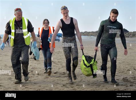 British Divers Marine Life Rescue Animal Medics Simon Dolphin And