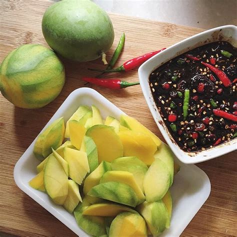 Seperti ini lah sambal orang2 sabah biasa buat. VITDAILY on Twitter: "Makan colek mangga cicah sambal ...
