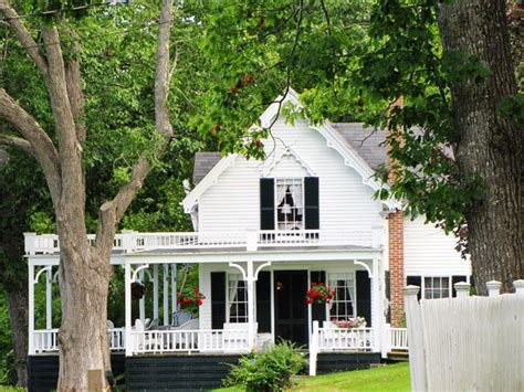 217 Best Black And White Cottage Images On Pinterest