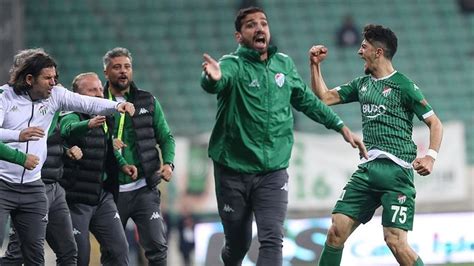 Rakipleri kaybetti, Bursaspor kazanarak 'hayata döndü'