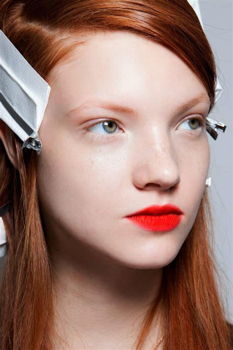 How To Wear Bright Lipstick As A Redhead Stylecaster