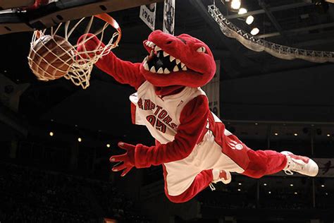 Dance Like Your Drunk Dad In The Toronto Raptors Hotline Bling Booth