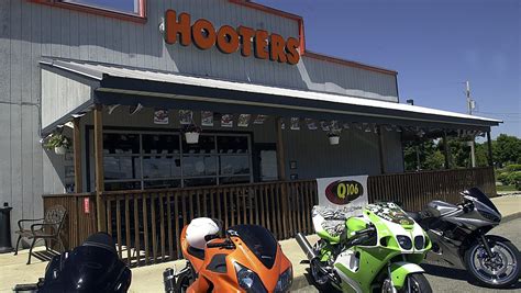 Hooters building can be yours for $1.9M, Sam's Club site also for sale