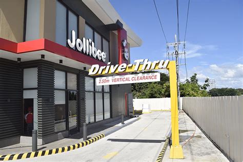 Jollibee Opens First Ever Store With ‘dual Lane Drive Thru