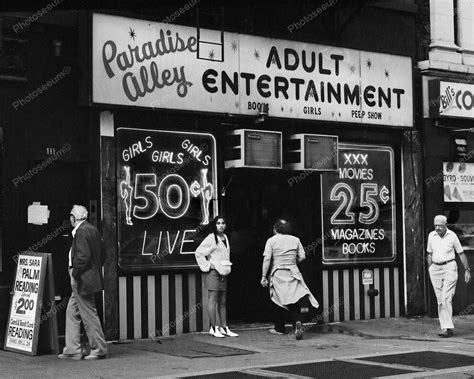 Nyc Adult Peep Show Booths Xxx Porn