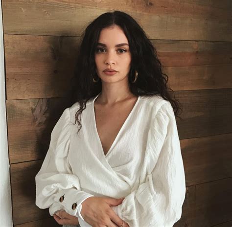 Pin By 𝔱𝔞𝔫𝔫𝔞 On Beauties Sabrina Claudio Beauty Pretty People