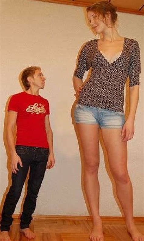 Pin By Serrot On Giants Tall Women Tall Girl Tall Girl Short Guy