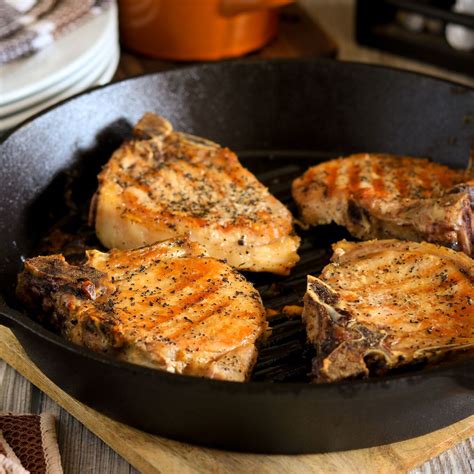 How it that for range? Best Way To Cook Thin Pork Chops / The Best Juicy Skillet Pork Chops / Use a tasty rub ...