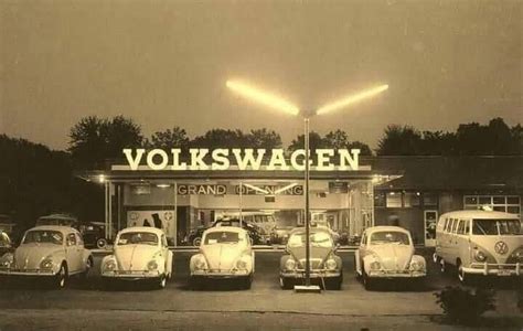 Old Vw Showtime — Volkswagen Dealership Volkswagen Vintage