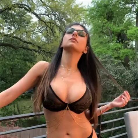 Pornhub Legend Mia Khalifa On Hijab Sex Scene Which Led To Isis Death