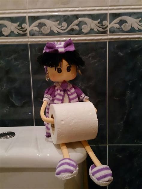 Pin En MuÑecas De BaÑo Porta Papel Higienico