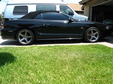 Gunmetal Wheels On A Black Car Anyone Have Pics Stangnet