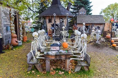 Housels Haunted House The Upstate Halloween Display You Need To See