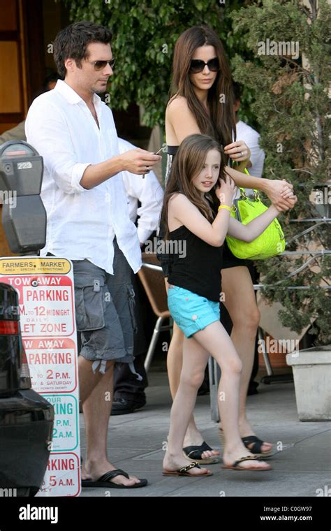 Kate Beckinsale With Husband Len Wiseman And Daughter Lily Mo Sheen Out