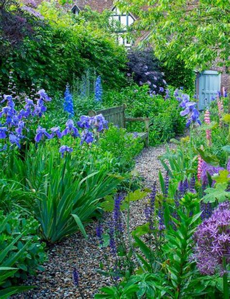 12 Beautiful Small Cottage Garden Ideas For Backyard Inspiration