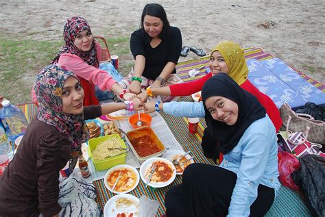 Setiap rabu dan khamis jam 9.30 malam di hyppsensasi saluran 116 unifitv. Farahin Shahadan: Bercuti di Bagan Lalang *entry penuh ...