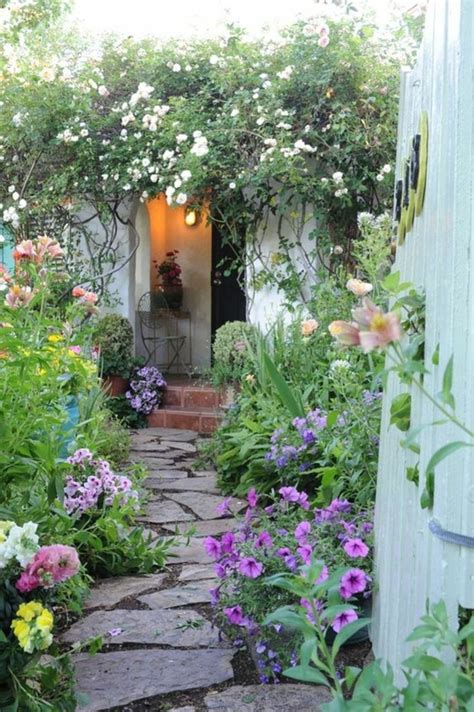 56 Beautiful Flower Garden Decor Ideas Everybody Will Love Roundecor