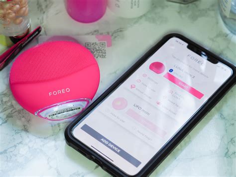 Foreo Luna Mini 3 Facial Cleansing Massager Review Beauty Geek