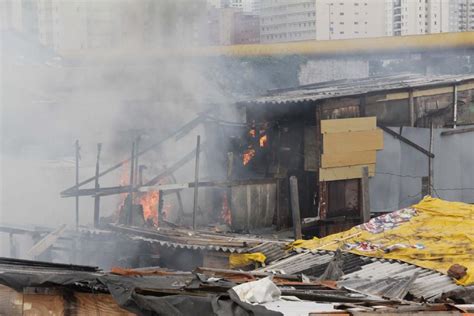 Incêndio Destrói Favela Em Guarulhos
