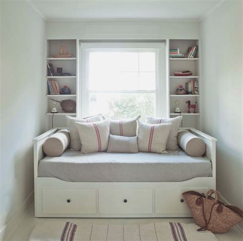 Decorate the bedroom with these 41 ikea hack projects for diy bed, nightstand, bedding, shelves, rugs and wall art, cheap & easy diy ideas for your room. Day Bed Ikea Daybed Decorating Ideas For A Small Room ...