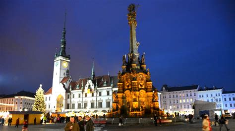 Discover more posts about tjeckien. Julmarknad i Tjeckien - Olomouc | FREEDOMtravel