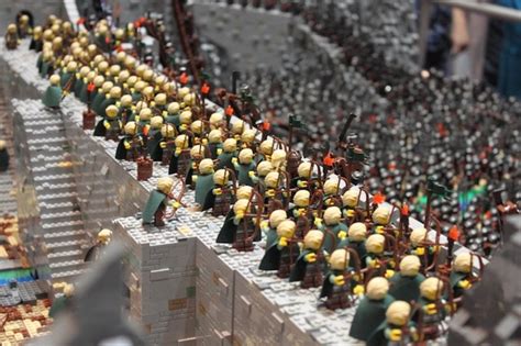 Massive Lotr Helms Deep Battle Scene Recreated With Over 150000 Lego
