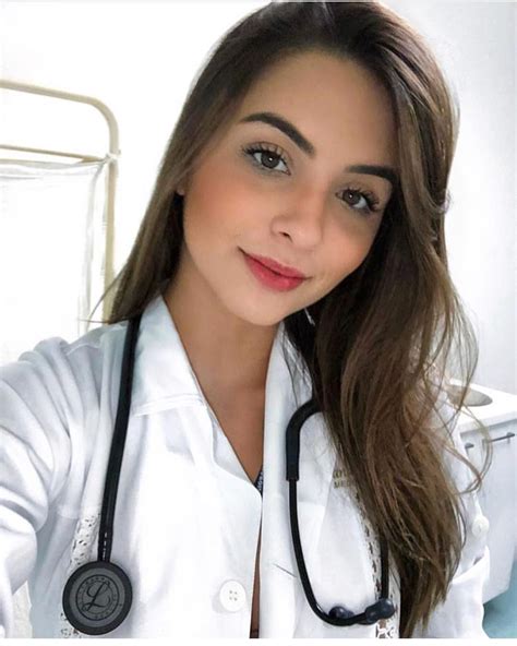 Selfie 🌸 Foto De Medico Ideias De Profissão Mariana Queiroz